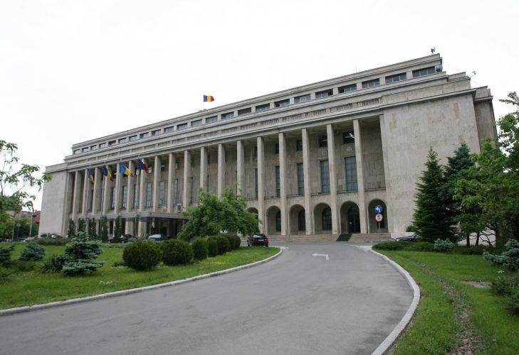 Guvernul a suplimentat personalul care validează identităţi digitale prin ROeID